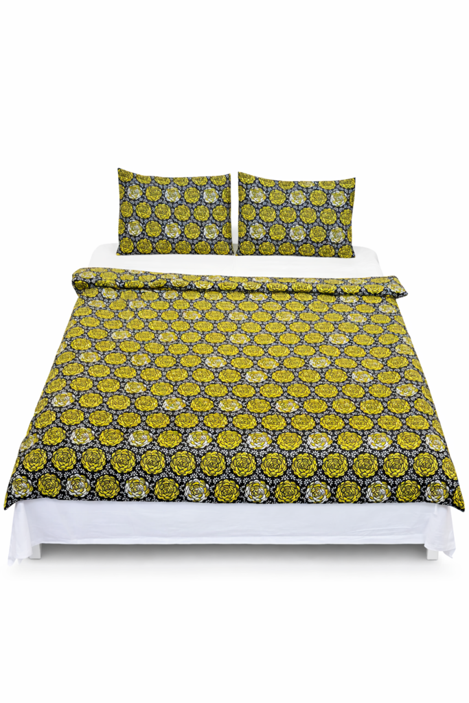 Gul/ svart och blommig påslakan set dubbel pris 999 kr