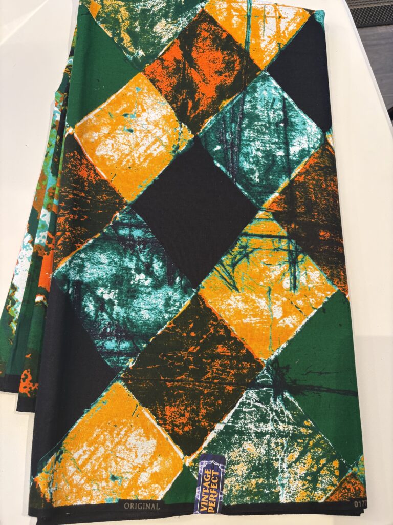 Afro tyg 6yard 700 kr eller 140kr/m