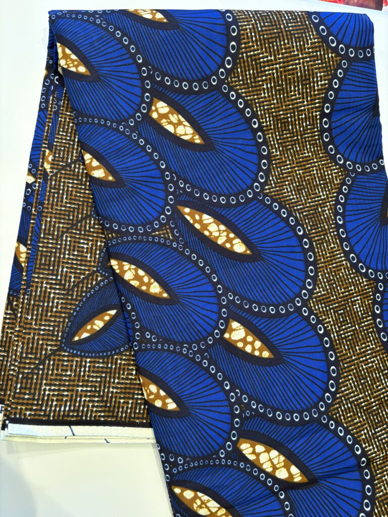 Blå-brun Afro tyg 6yard 700 kr eller 140kr/m