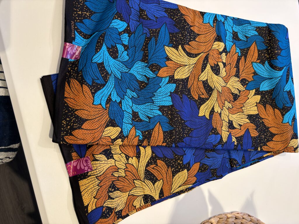 Blå-brun Afro tyg 6yard 700 kr eller 140kr/m