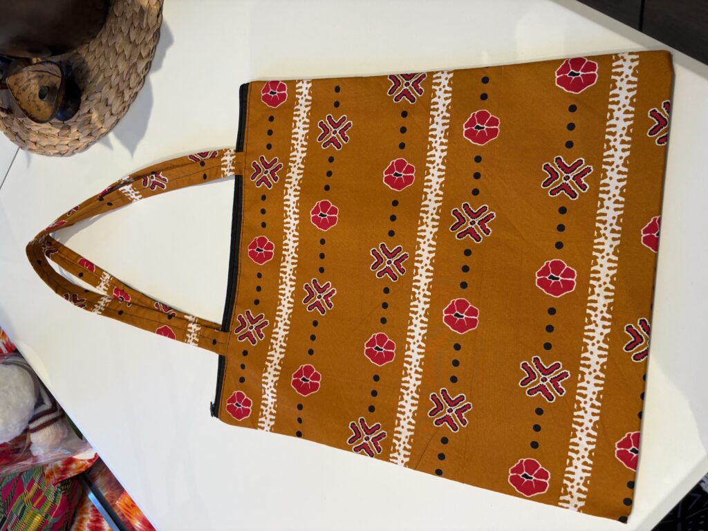 Shoppingkasse i afrotyg 259kr